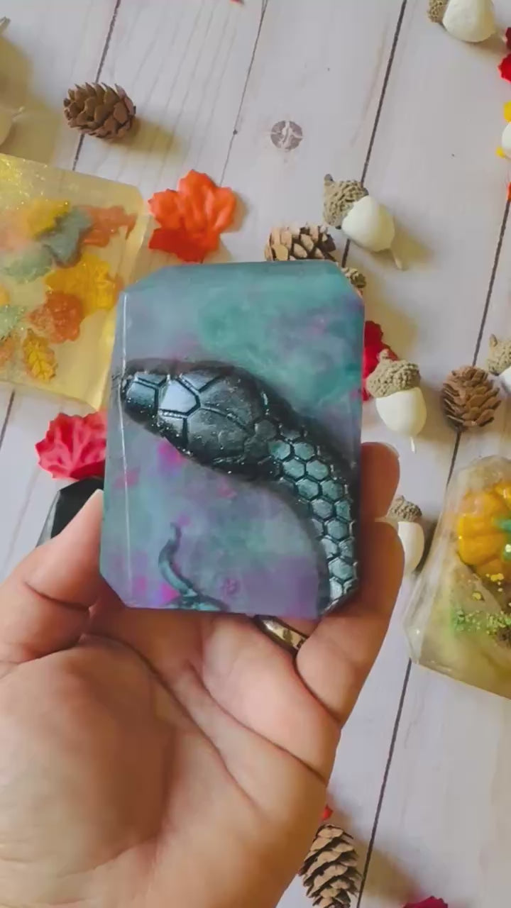 Load video: Snake Bite